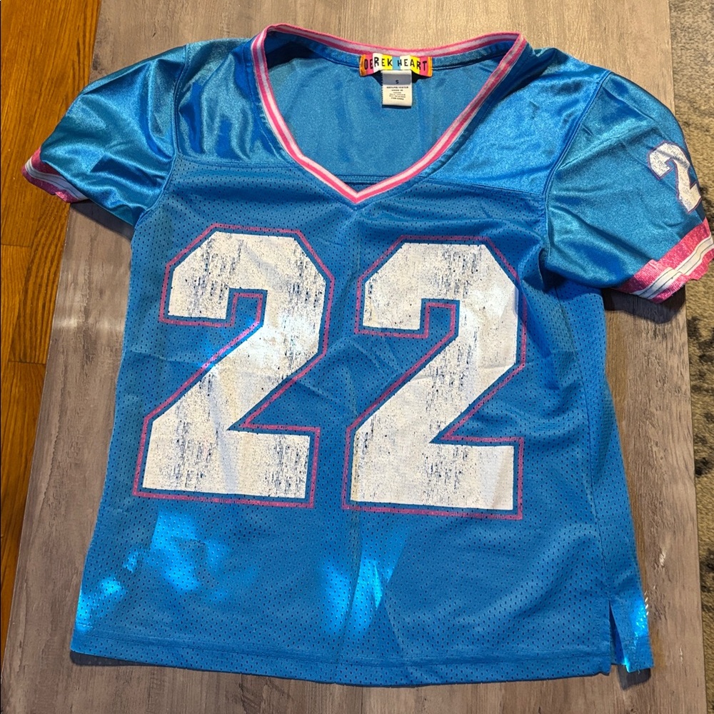 Derek Heart Blue and White Jersey Top